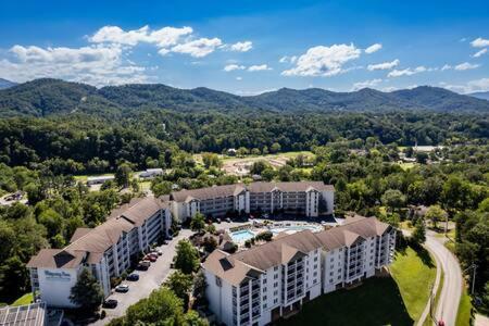 The Dean - Relaxing Condo With Pools Pigeon Forge Ngoại thất bức ảnh