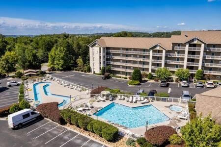 The Dean - Relaxing Condo With Pools Pigeon Forge Ngoại thất bức ảnh