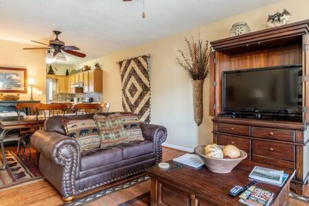 The Dean - Relaxing Condo With Pools Pigeon Forge Ngoại thất bức ảnh