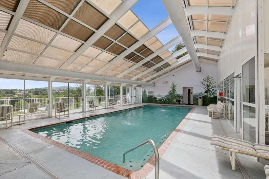 The Dean - Relaxing Condo With Pools Pigeon Forge Ngoại thất bức ảnh